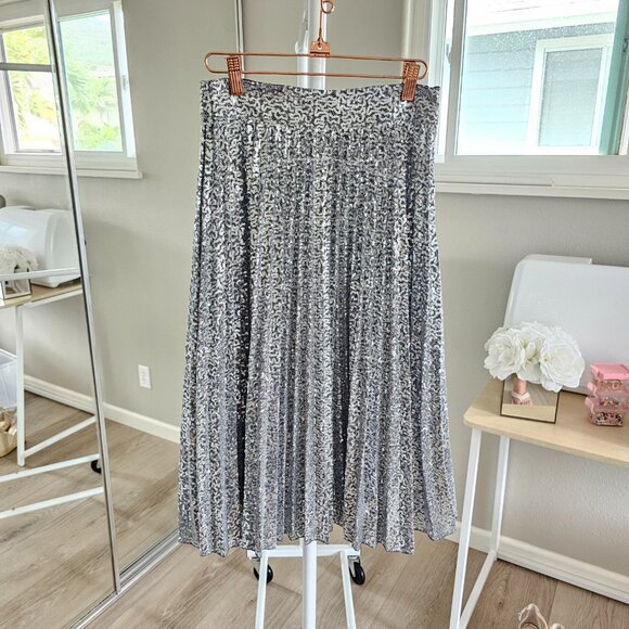 Sezane Dino Skirt Argent. - Size 36 - Picture 3 of 10